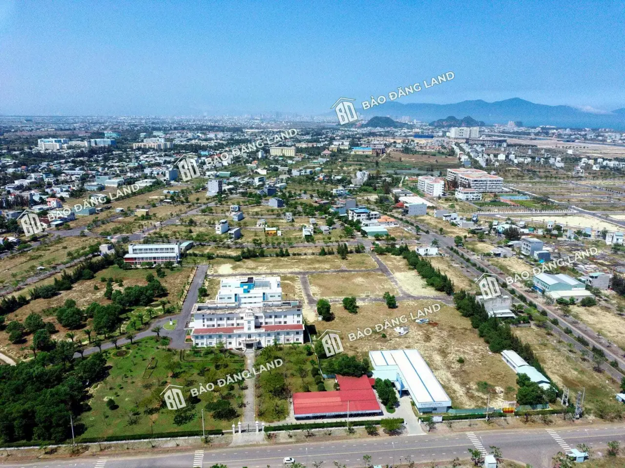 Một số hình ảnh của đường Văn Tiến Dũng – Đường Văn Tiến Dũng Điện Ngọc
