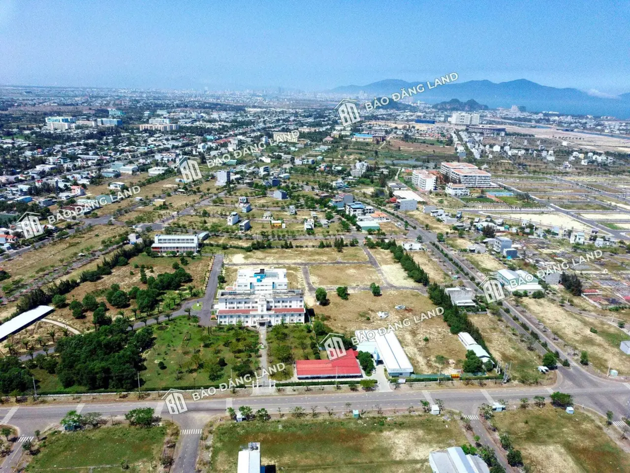 Một số hình ảnh của đường Văn Tiến Dũng – Đường Văn Tiến Dũng Điện Ngọc