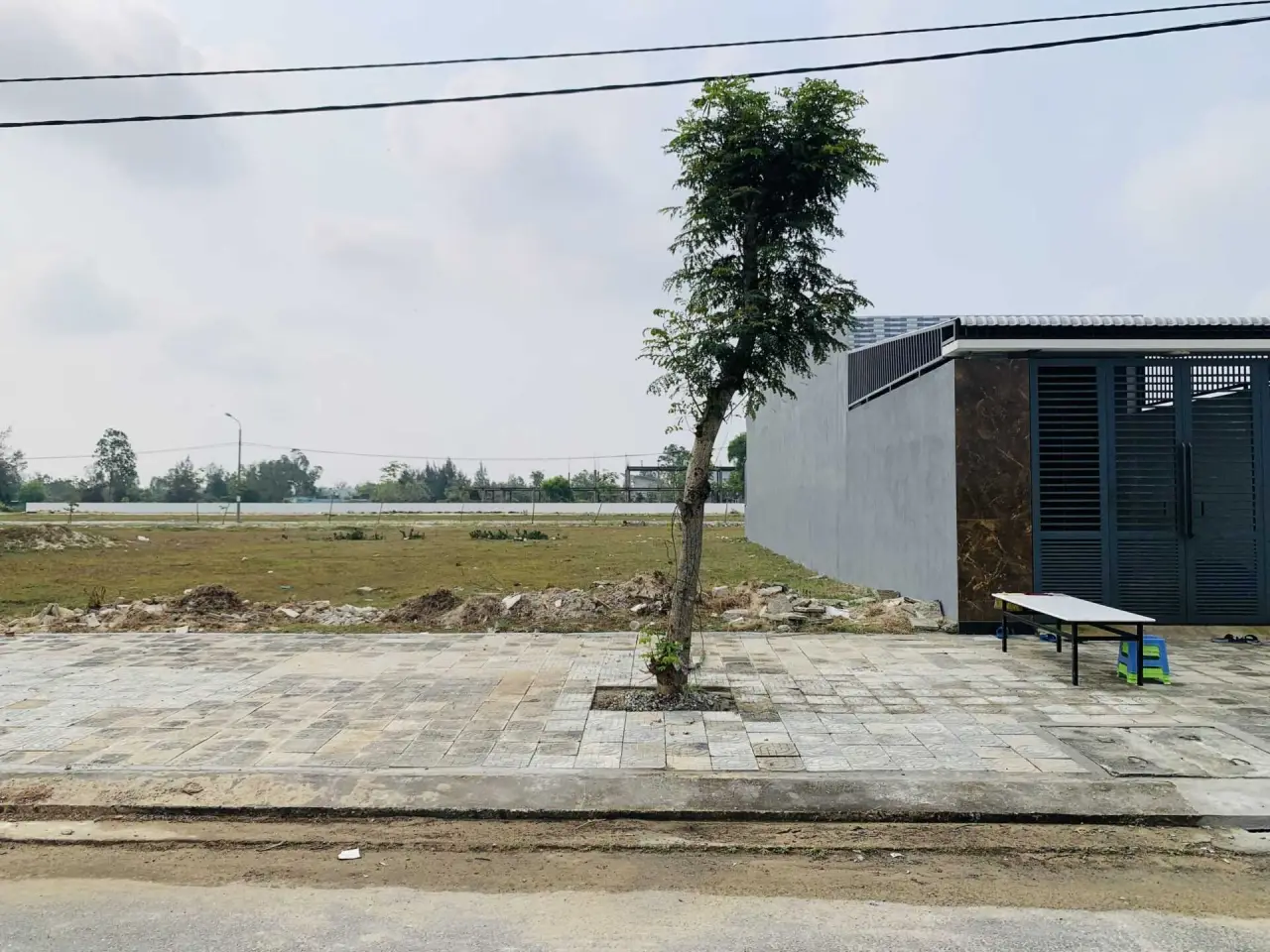 Hạ tầng thực tế Khu đô thị Số 9: đường, vỉa hè hoàn thiện, nhà dân đã xây